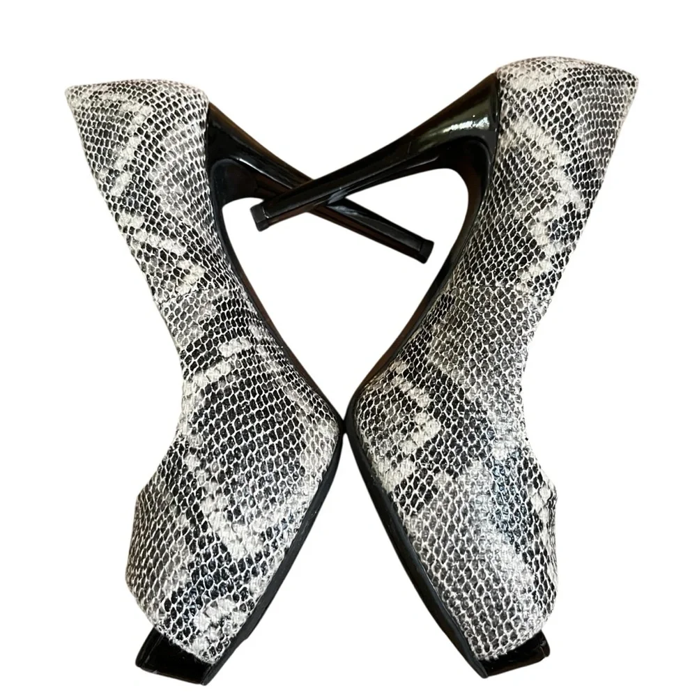 Guess Black and Gray Snakeskin Peeptoe Heels 4.5 in. 7M‎